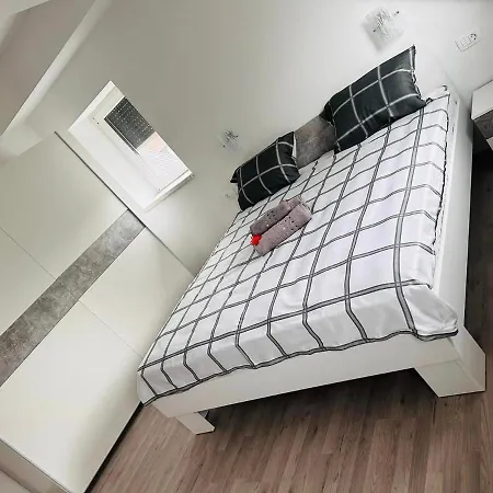 Lu&lo Apartment *